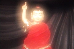 毫光遍地 佛光纷飞圣号三界彻震 诸佛现全身