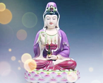 观音菩萨降临法会现场作加持