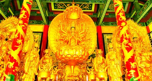 众人念观世音菩萨，泉水突然涌出