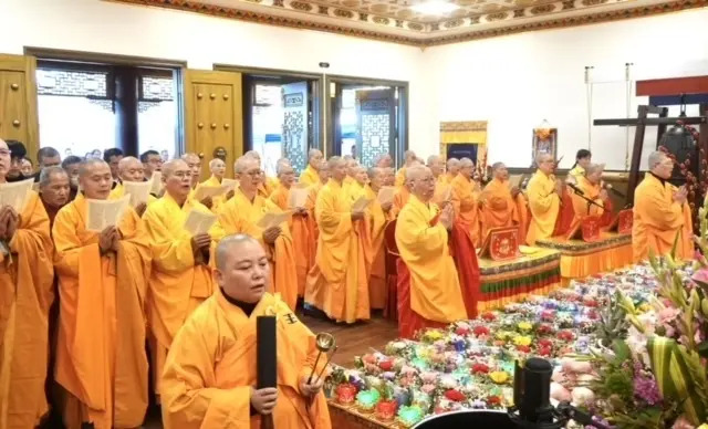世界佛教总部、圣迹寺 为新年祈福