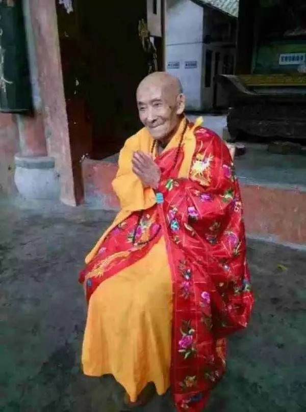 果章法师——佛教南传第一站雾中山接王寺方丈