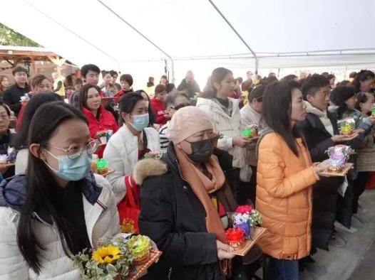 世界佛教总部、圣迹寺 为新年祈福
