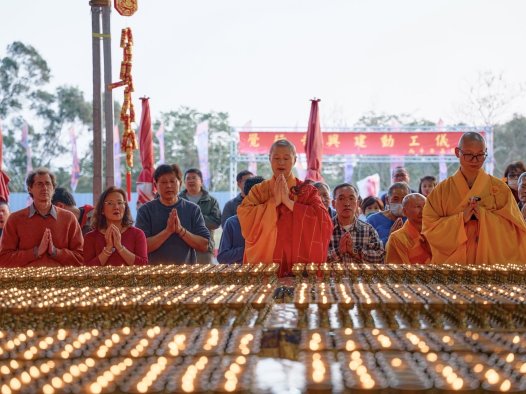 迎新春! 万灯供佛觉行圆满 初六觉行寺庆动工祈福